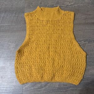 Billabong Mustard sleeveless Sweater